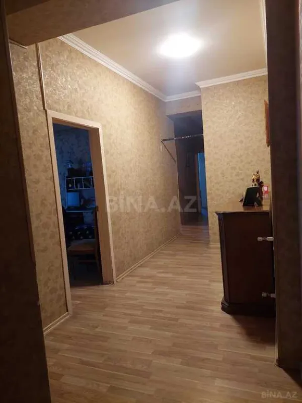Satılır 3 otaqlı mənzil 105 m²