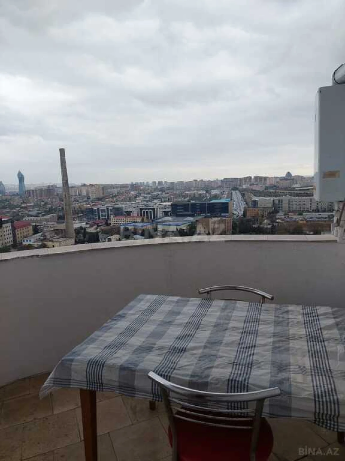 Satılır 3 otaqlı mənzil 105 m²