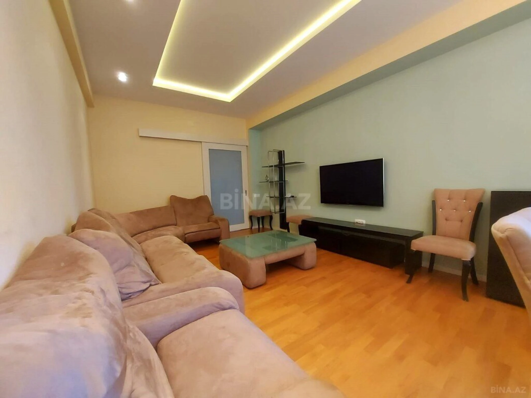 Kirayə verilir 2 otaqlı mənzil 95 m²