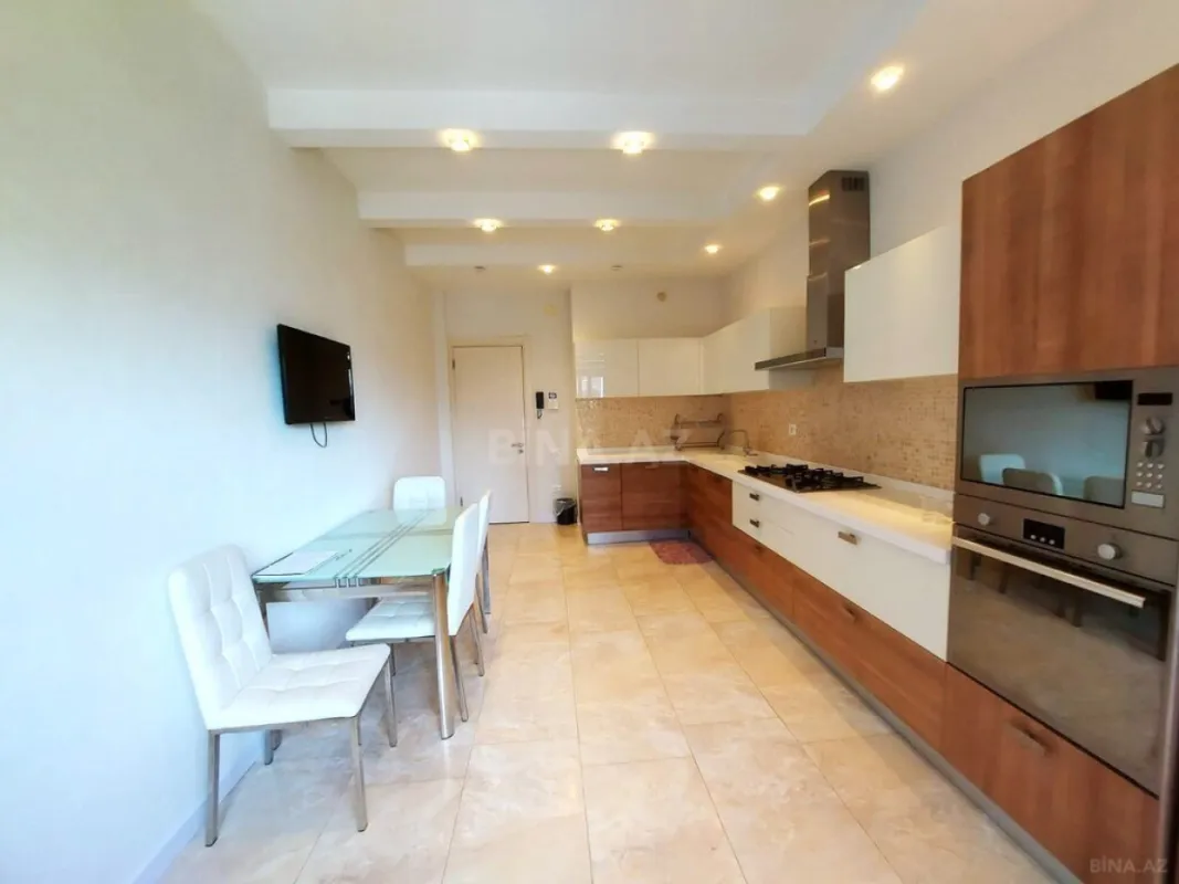 Kirayə verilir 2 otaqlı mənzil 95 m²