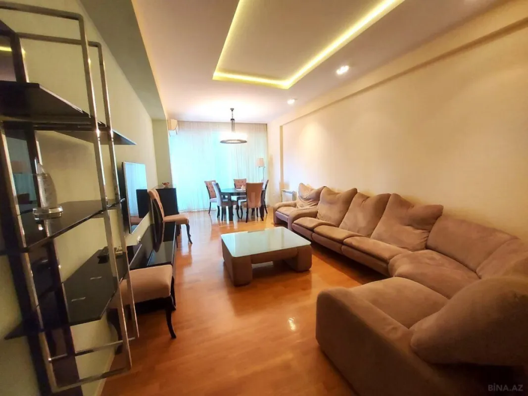 Kirayə verilir 2 otaqlı mənzil 95 m²