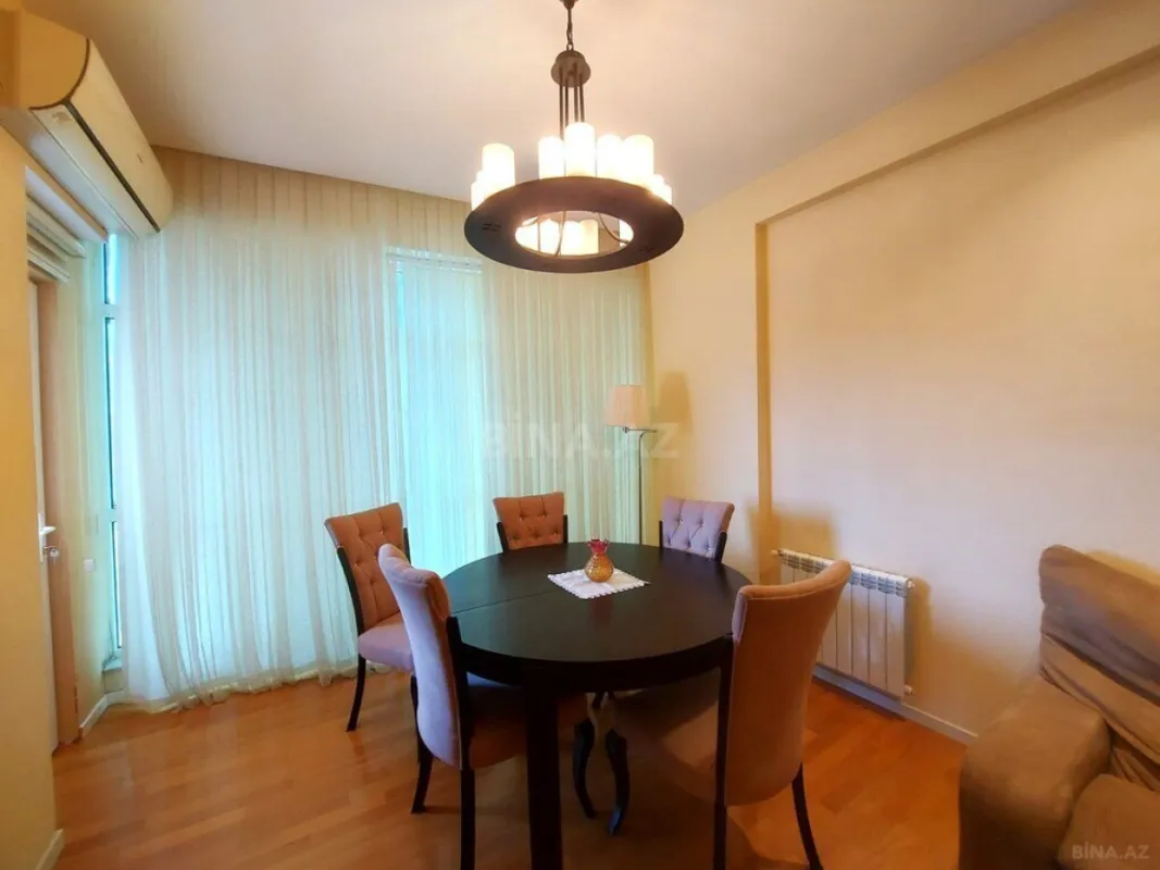 Kirayə verilir 2 otaqlı mənzil 95 m²