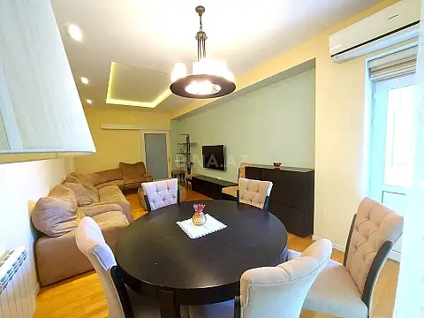 Kirayə verilir 2 otaqlı mənzil 95 m²