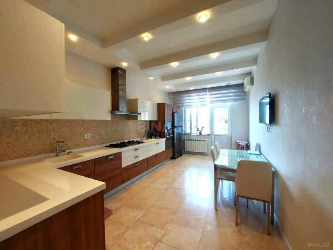 Kirayə verilir 2 otaqlı mənzil 95 m²