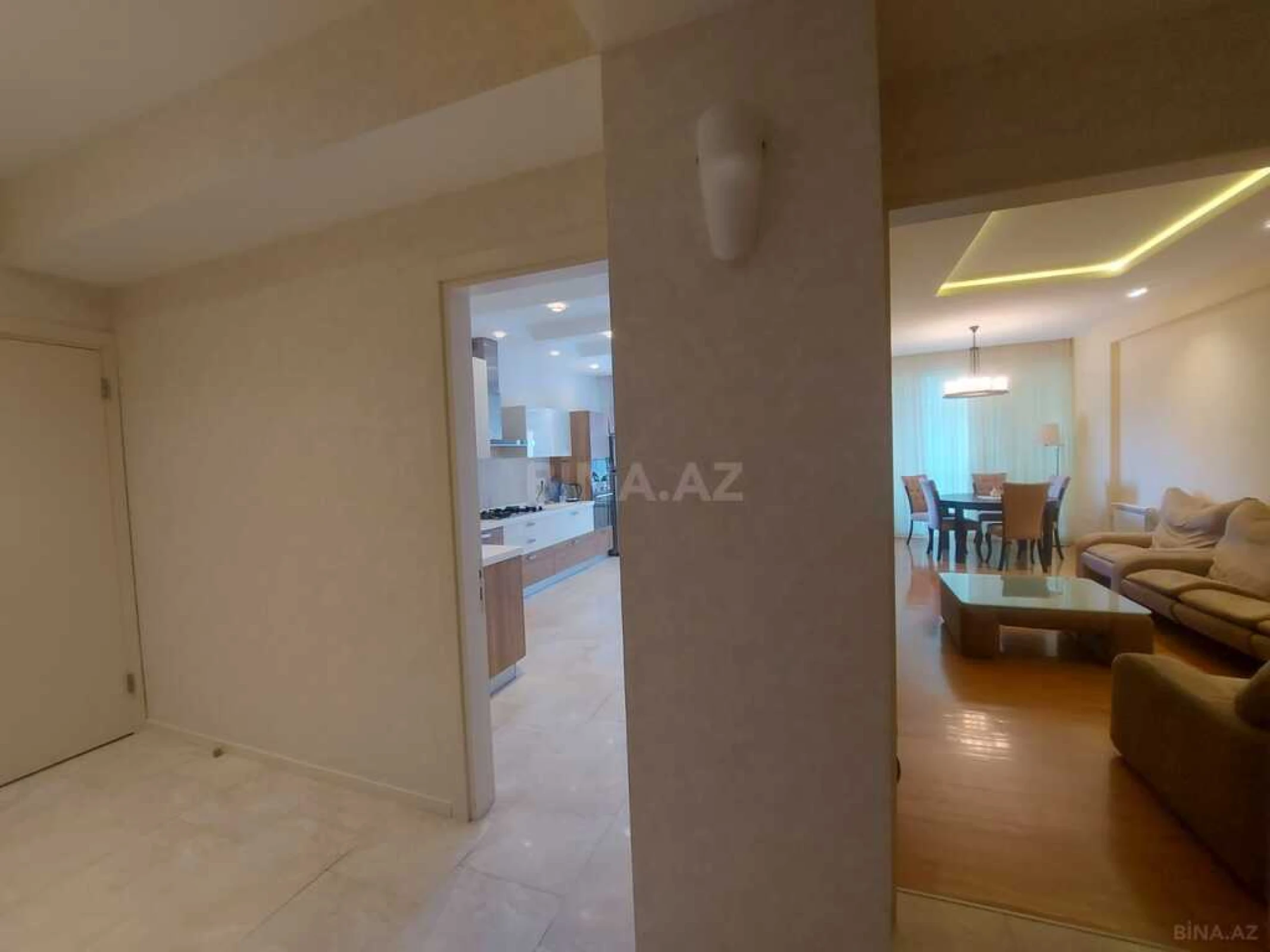 Kirayə verilir 2 otaqlı mənzil 95 m²