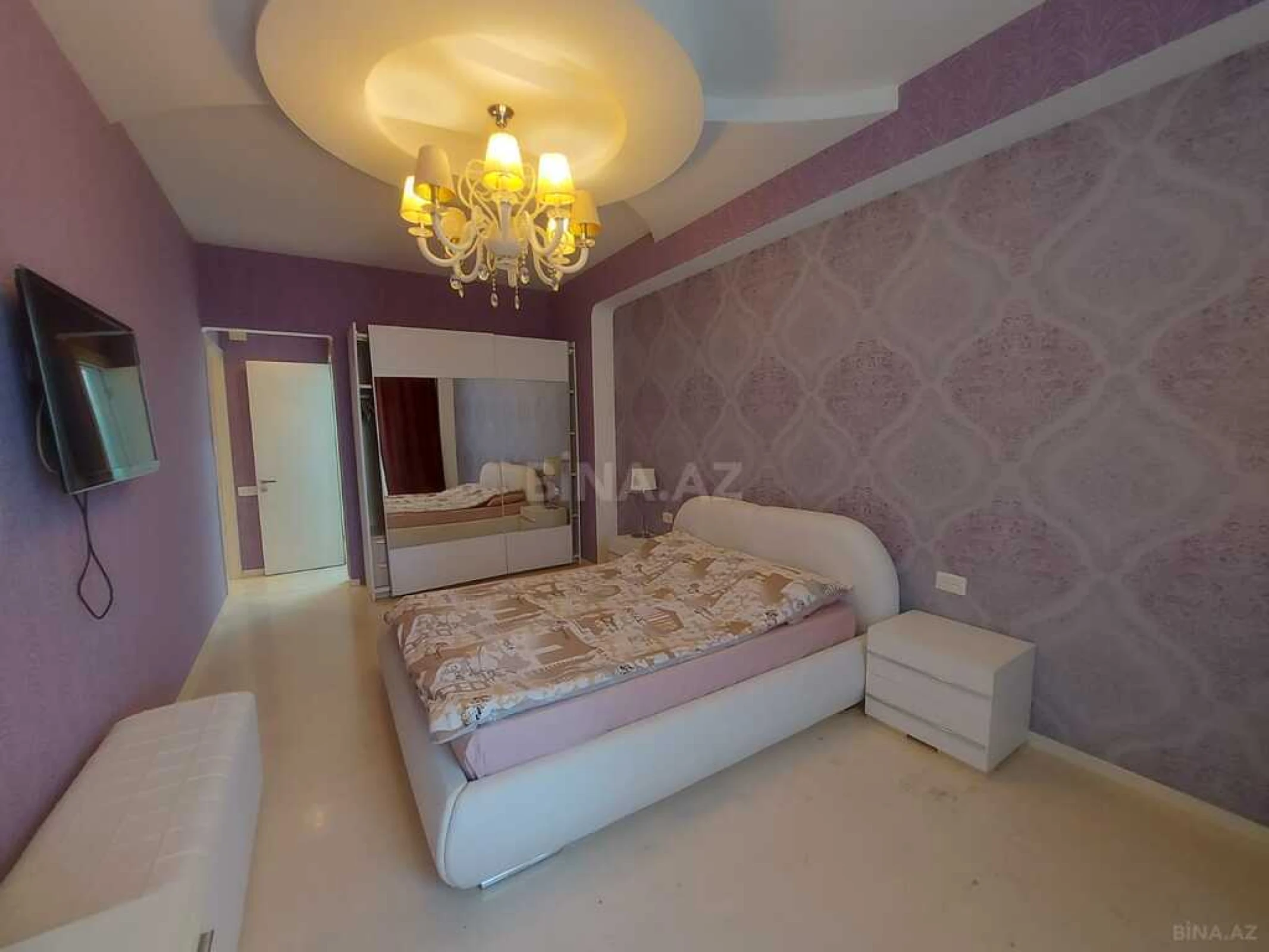 Kirayə verilir 2 otaqlı mənzil 95 m²