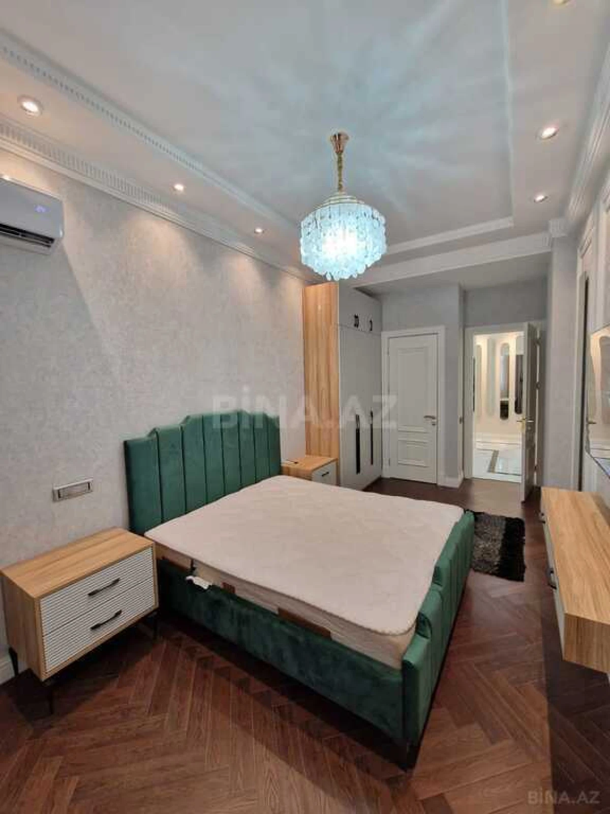 Satılır 3 otaqlı mənzil 143 m²