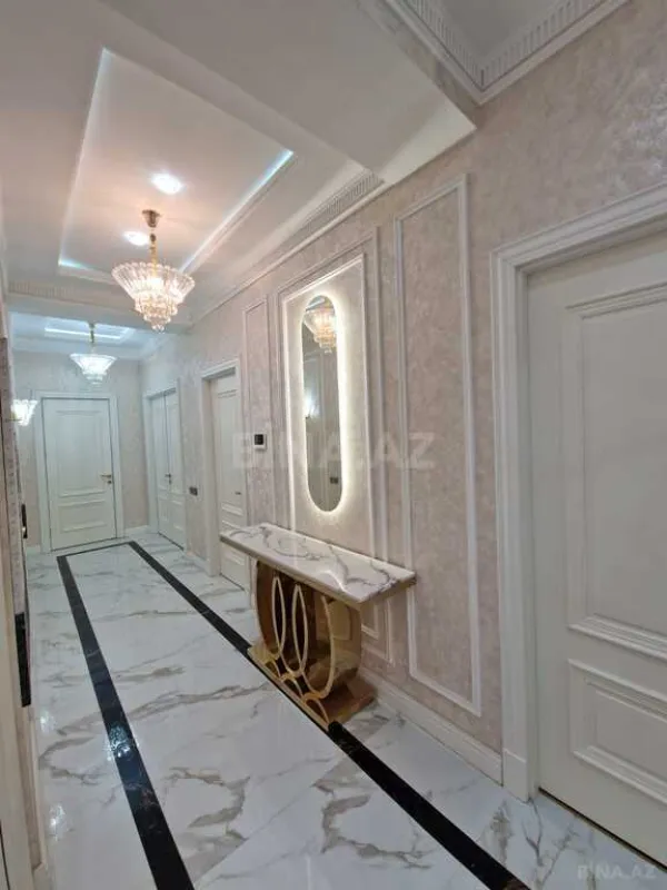 Satılır 3 otaqlı mənzil 143 m²