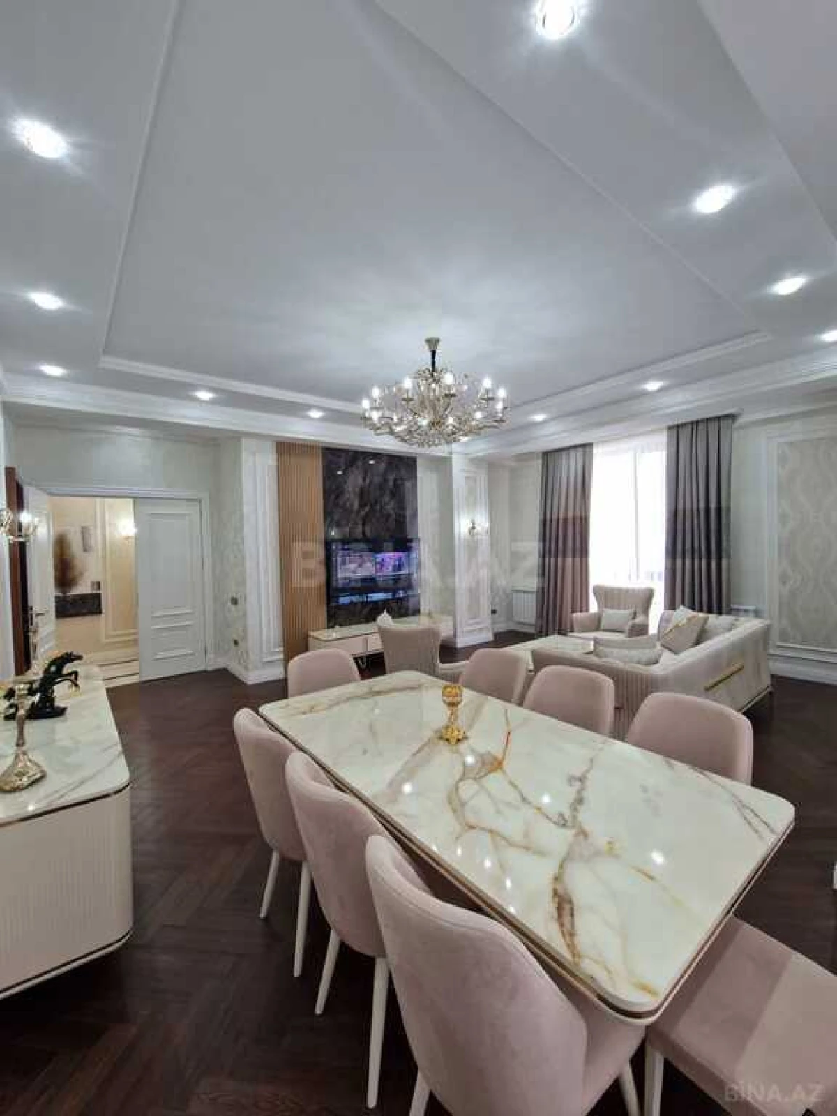 Satılır 3 otaqlı mənzil 143 m²