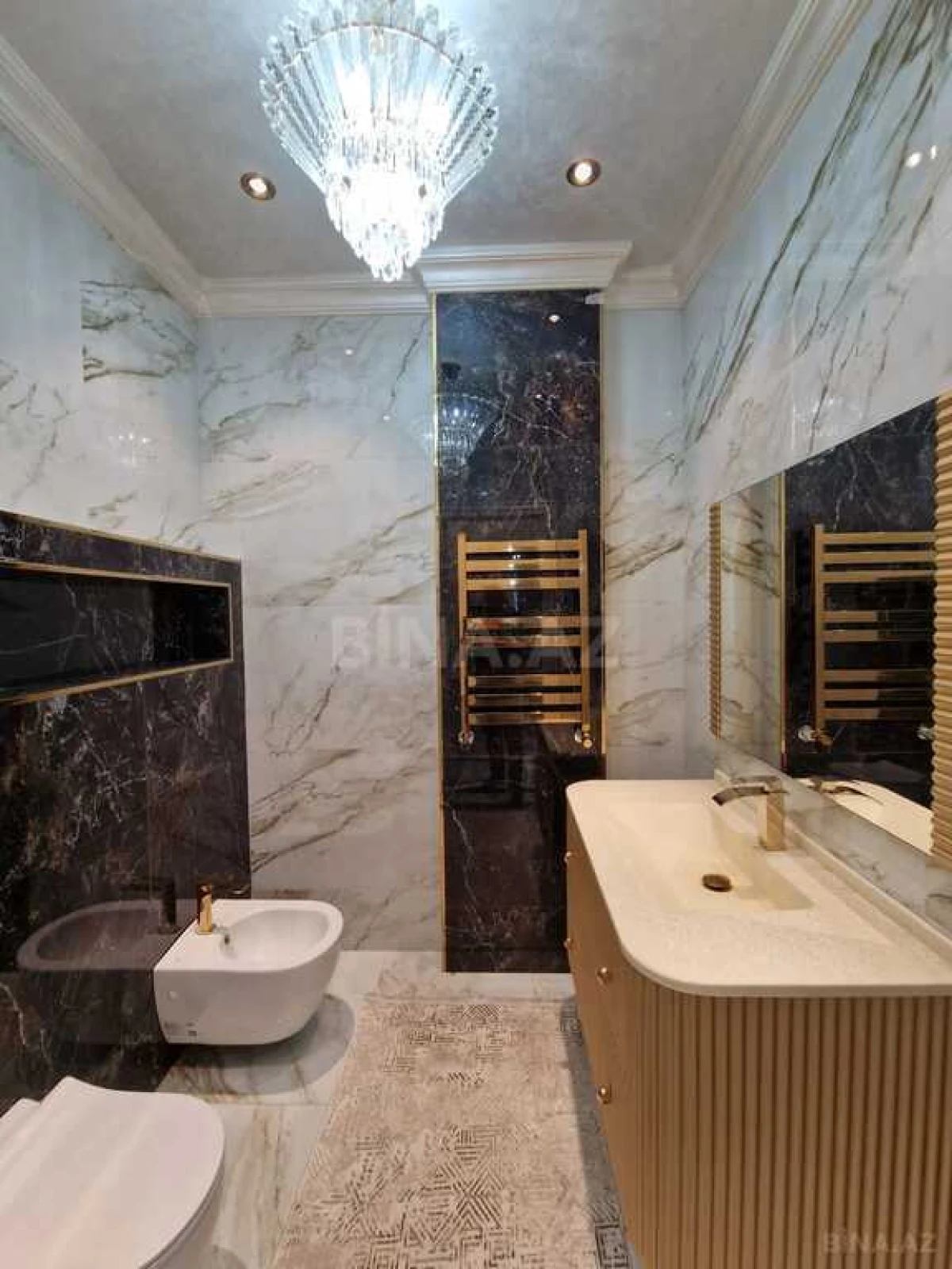 Satılır 3 otaqlı mənzil 143 m²