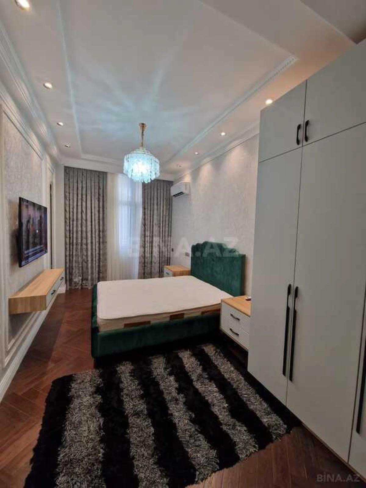 Satılır 3 otaqlı mənzil 143 m²