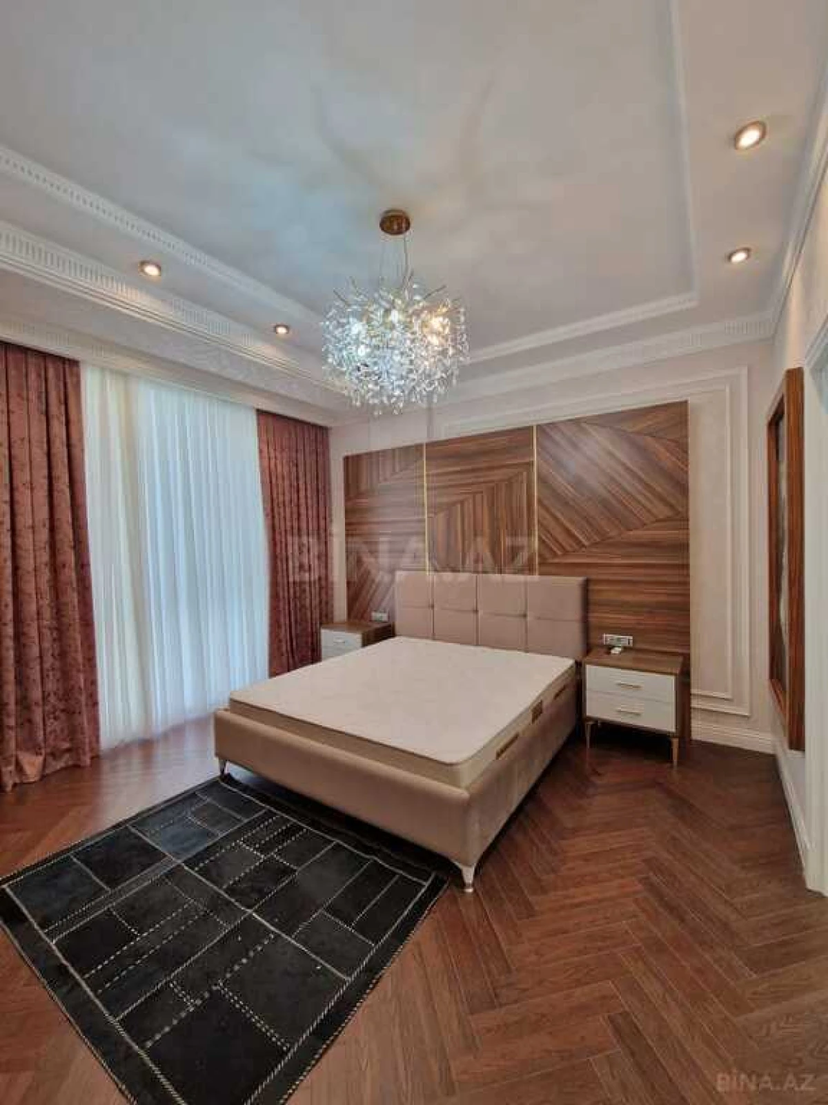 Satılır 3 otaqlı mənzil 143 m²