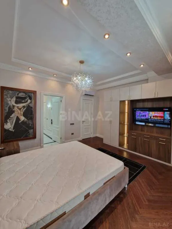 Satılır 3 otaqlı mənzil 143 m²