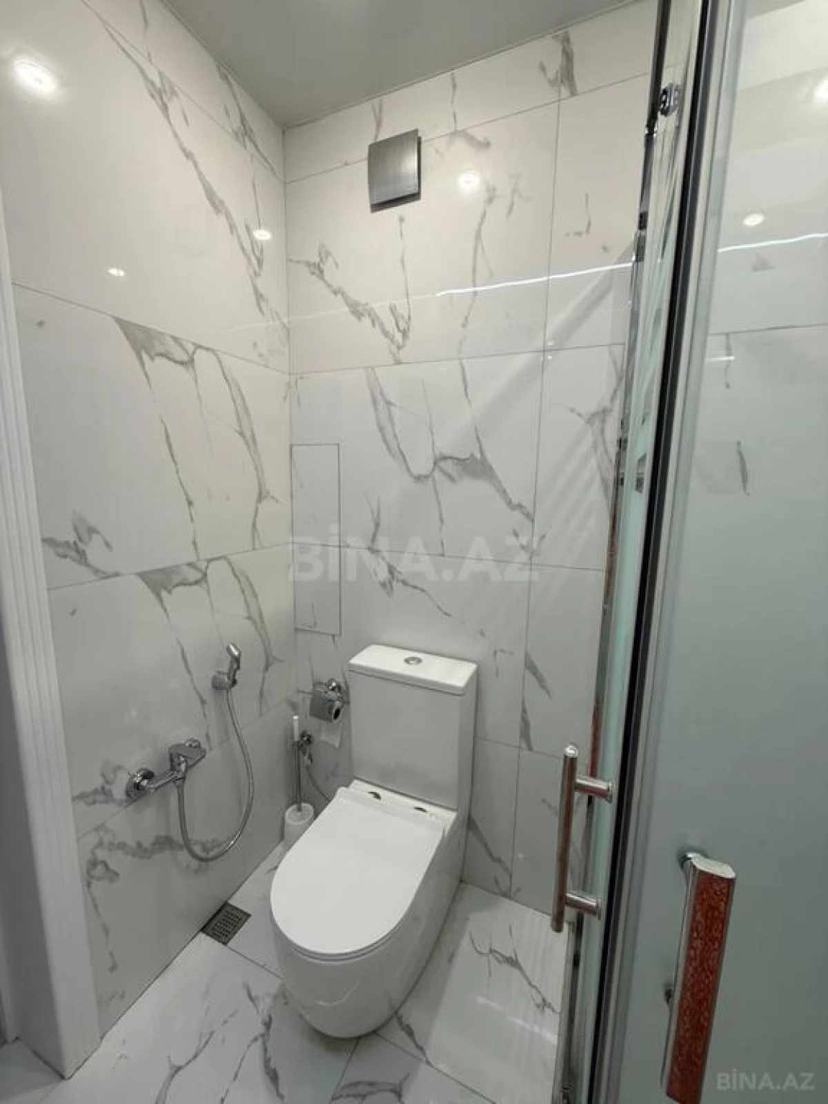 Kirayə verilir 2 otaqlı mənzil 80 m²