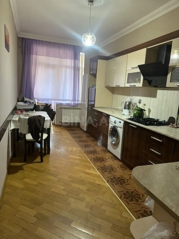 Satılır 3 otaqlı mənzil 119 m²