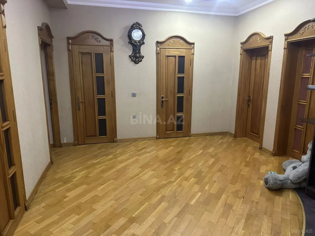 Satılır 3 otaqlı mənzil 119 m²