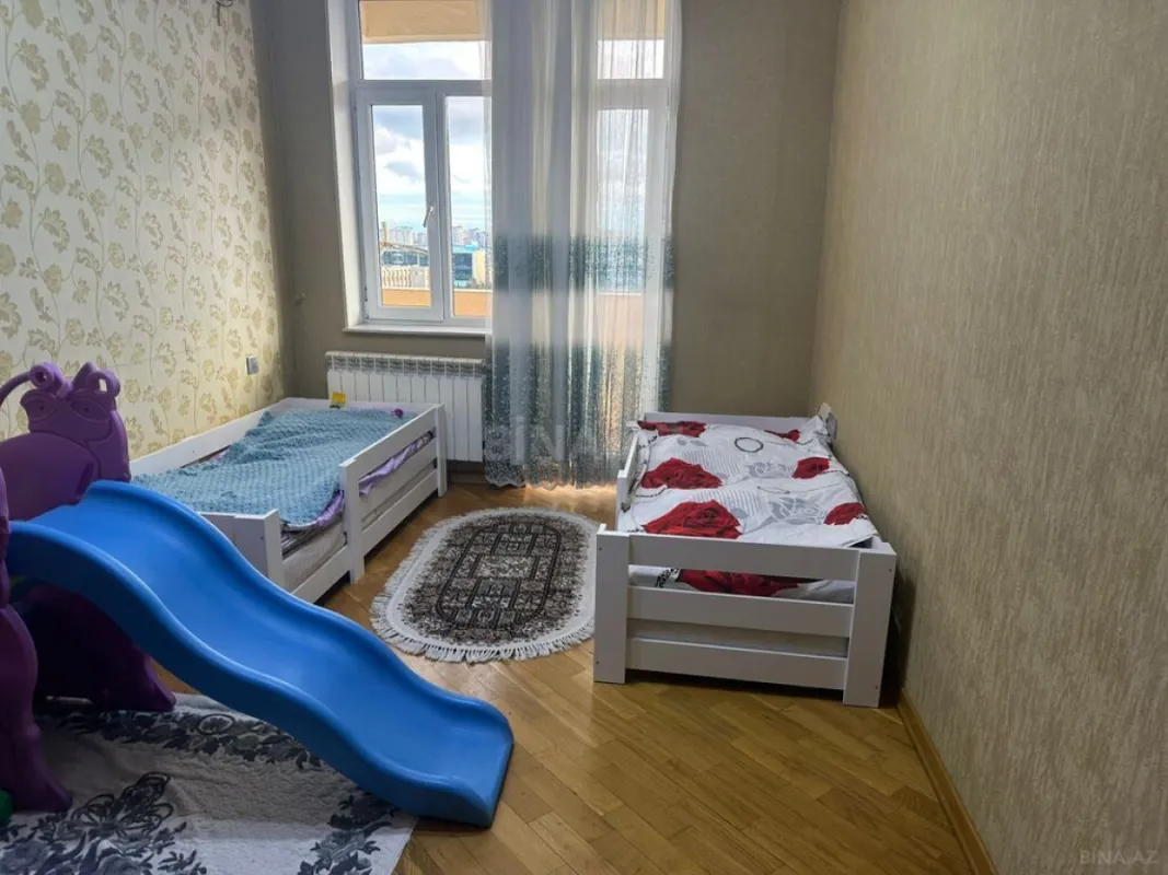 Satılır 3 otaqlı mənzil 119 m²