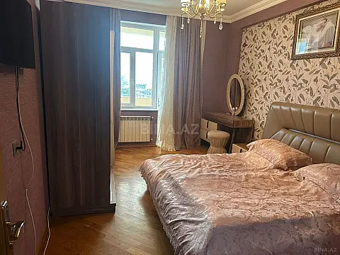 Satılır 3 otaqlı mənzil 119 m²