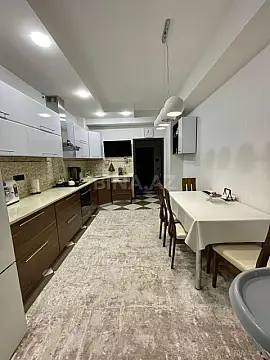 Satılır 3 otaqlı mənzil 120.6 m²