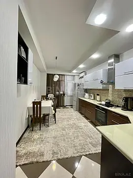 Satılır 3 otaqlı mənzil 120.6 m²