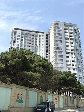 Satılır 3 otaqlı mənzil 155 m²