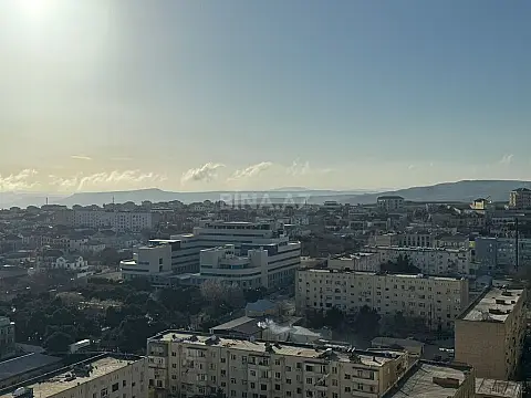 Satılır 3 otaqlı mənzil 155 m²