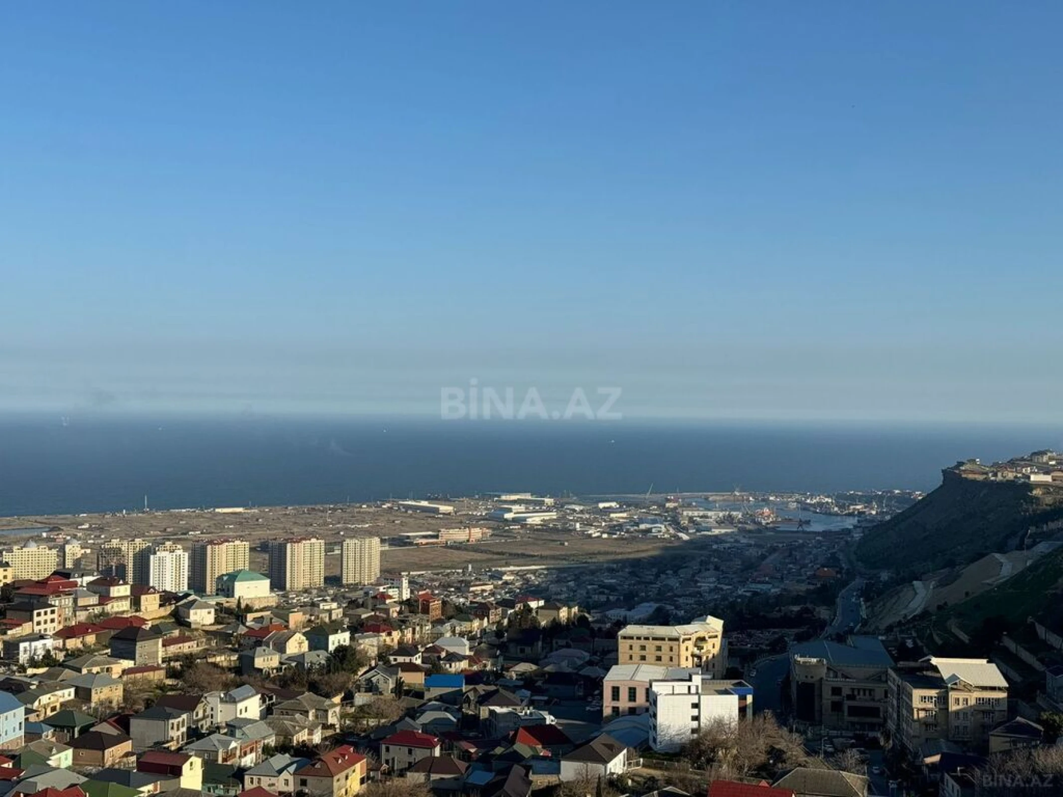 Satılır 3 otaqlı mənzil 155 m²
