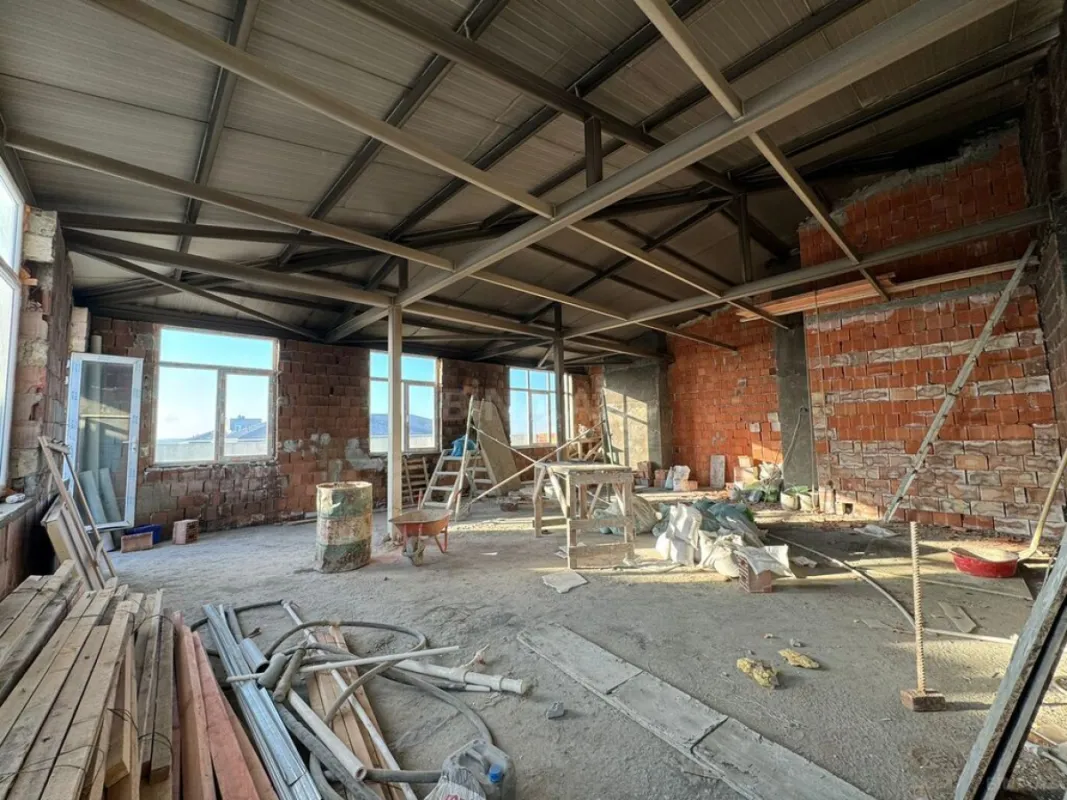 Satılır 3 otaqlı mənzil 155 m²