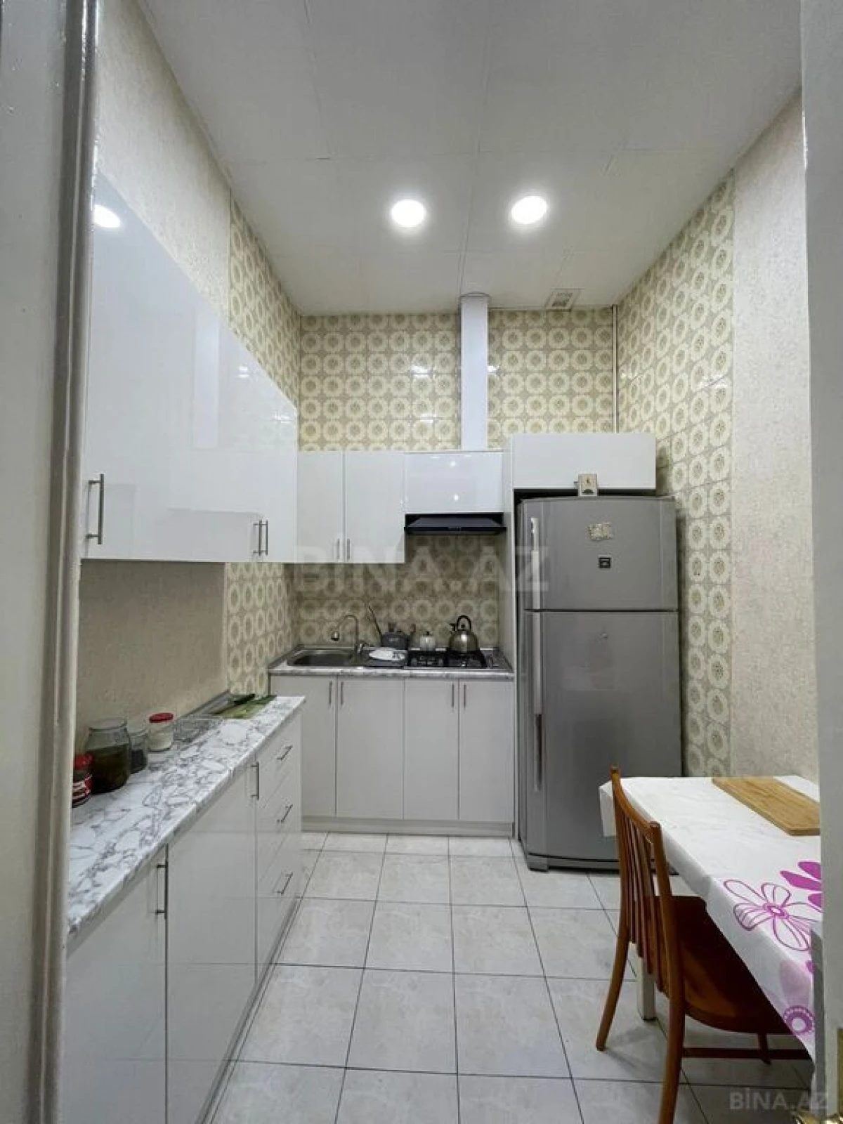 Satılır 3 otaqlı mənzil 105 m²