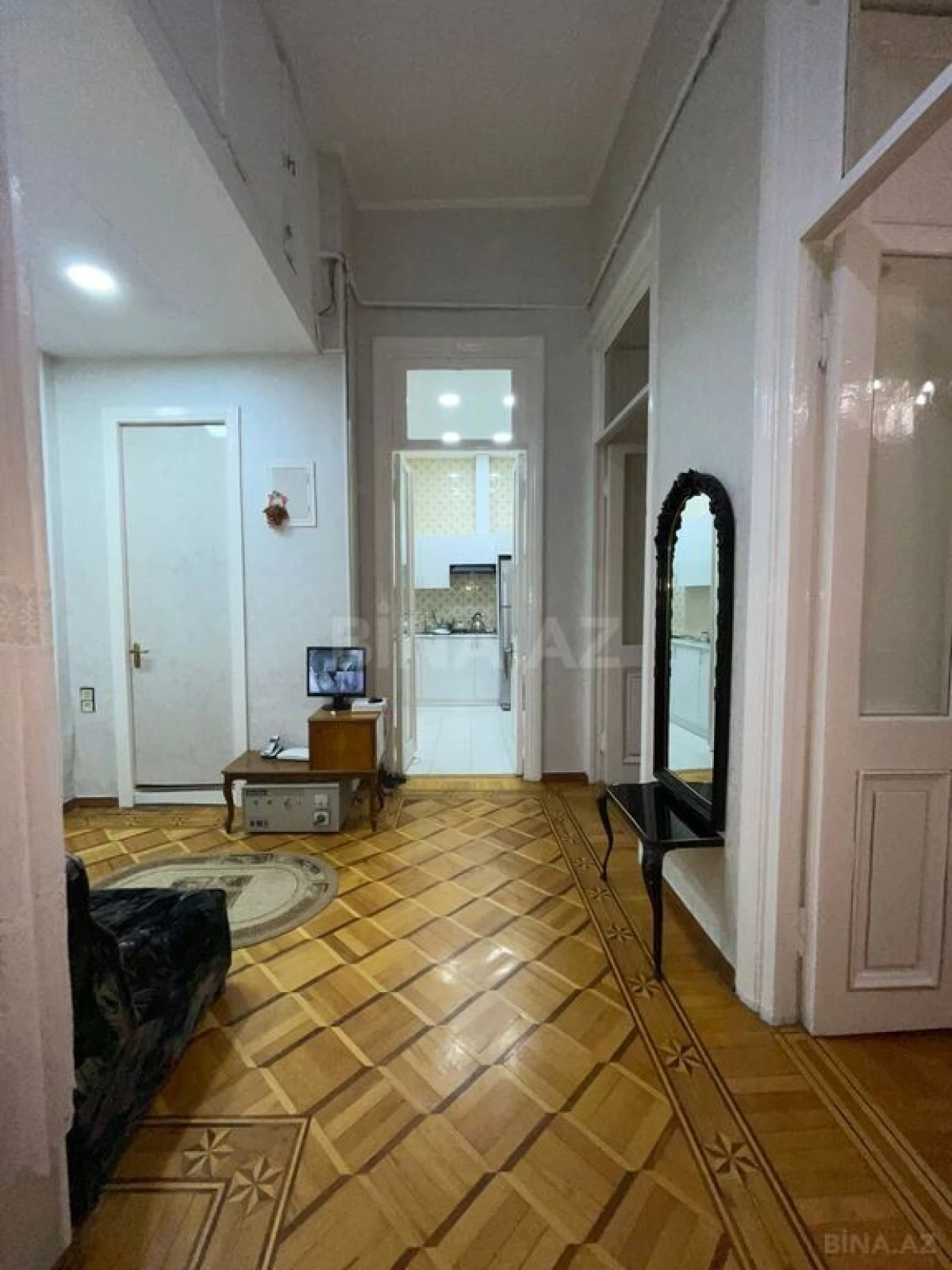 Satılır 3 otaqlı mənzil 105 m²
