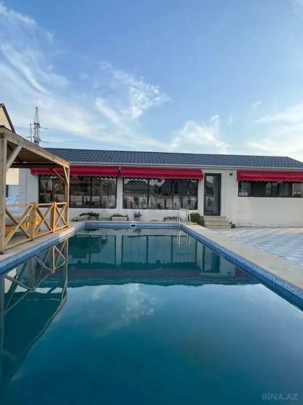 Kirayə verilir 6 otaqlı həyət evi 400 m²