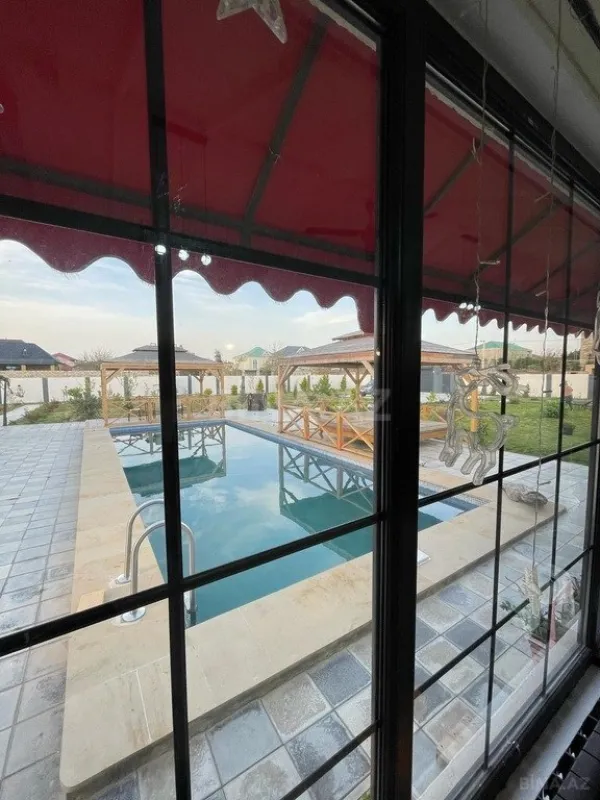 Kirayə verilir 6 otaqlı həyət evi 400 m²