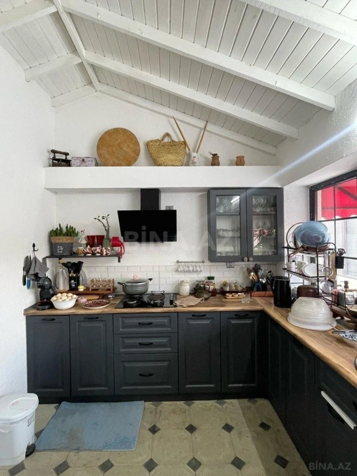 Kirayə verilir 6 otaqlı həyət evi 400 m²