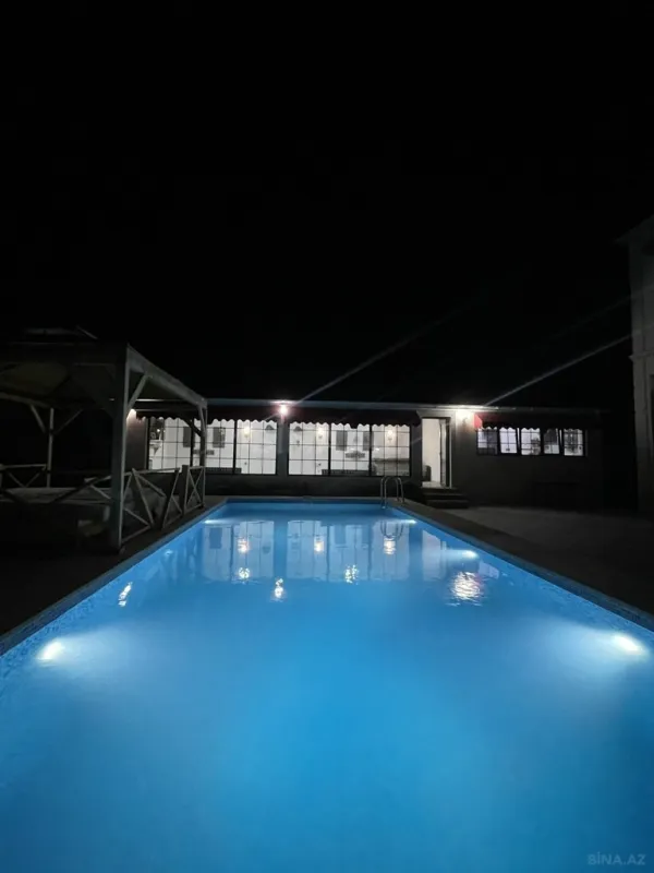 Kirayə verilir 6 otaqlı həyət evi 400 m²