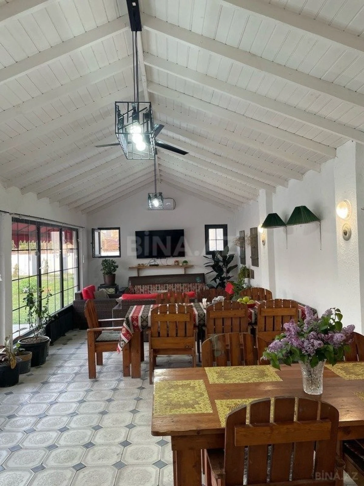 Kirayə verilir 6 otaqlı həyət evi 400 m²