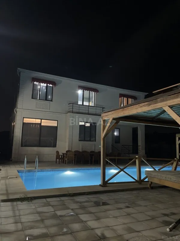 Kirayə verilir 6 otaqlı həyət evi 400 m²