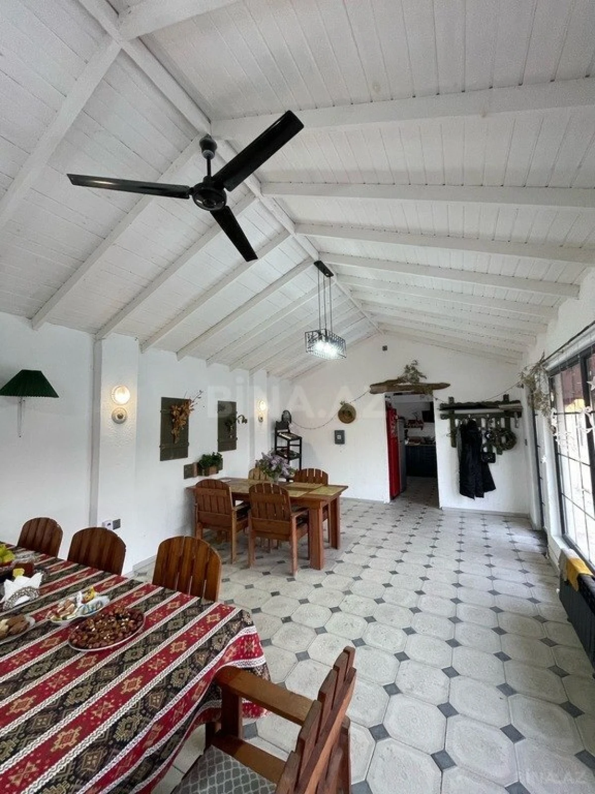 Kirayə verilir 6 otaqlı həyət evi 400 m²