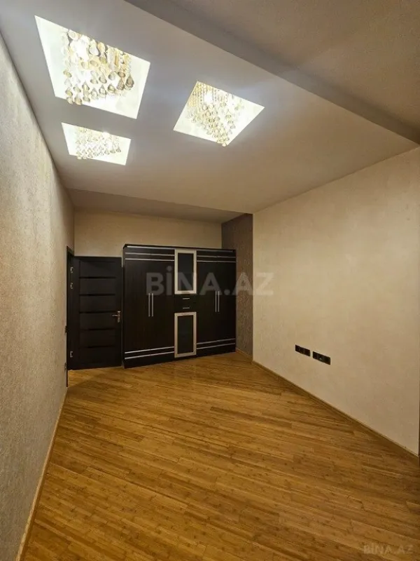 Satılır 4 otaqlı mənzil 110 m²