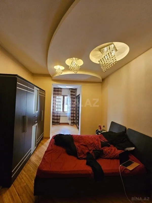 Satılır 4 otaqlı mənzil 110 m²