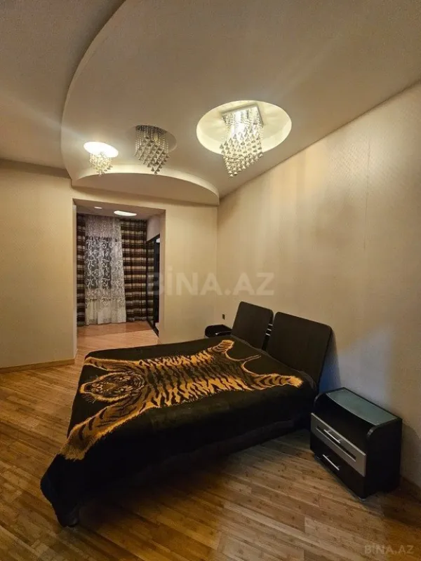Satılır 4 otaqlı mənzil 110 m²