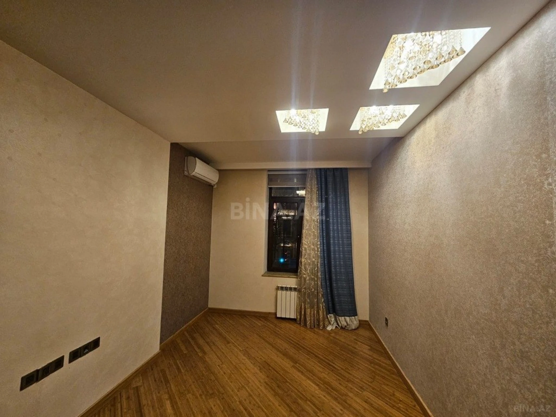 Satılır 4 otaqlı mənzil 110 m²