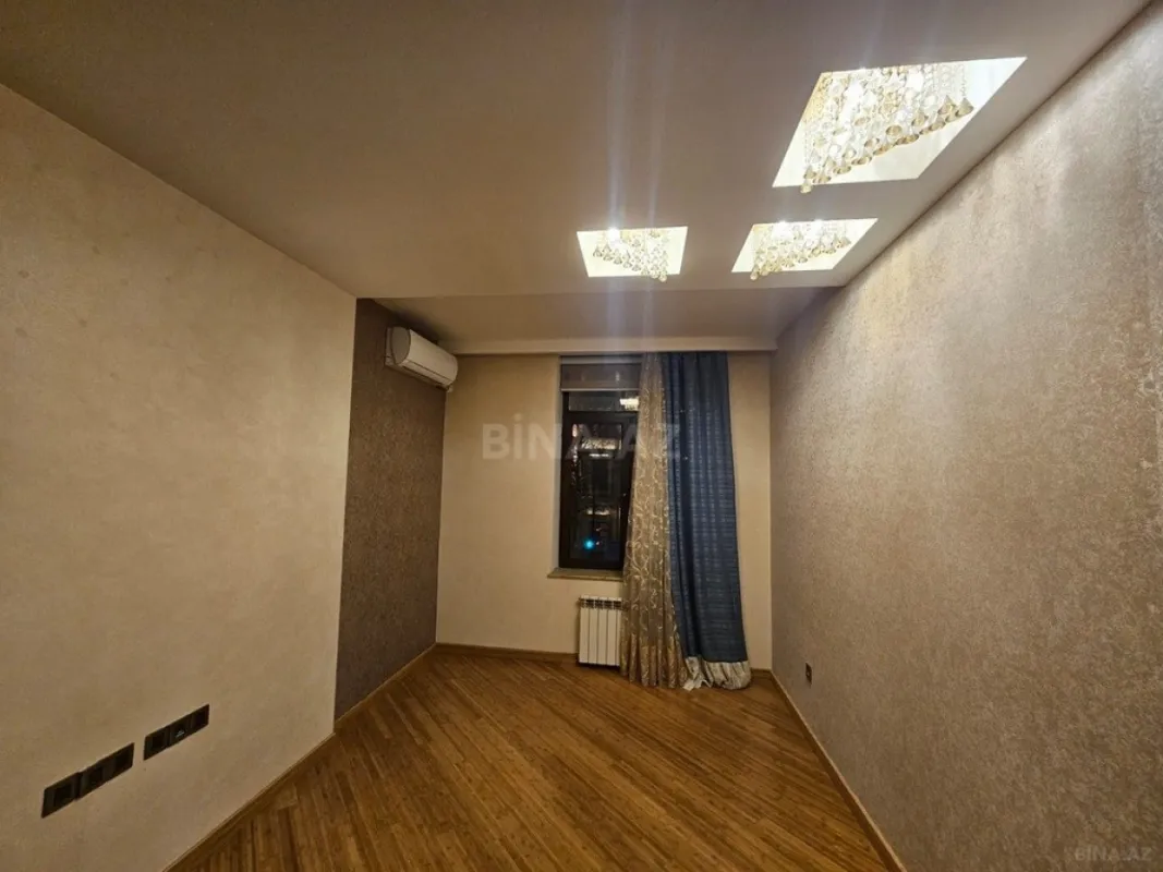 Satılır 4 otaqlı mənzil 110 m²