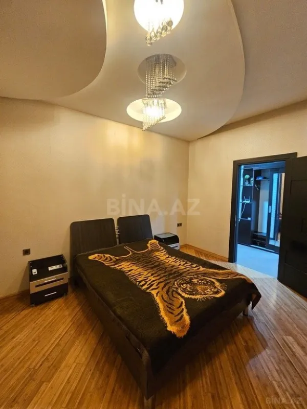 Satılır 4 otaqlı mənzil 110 m²