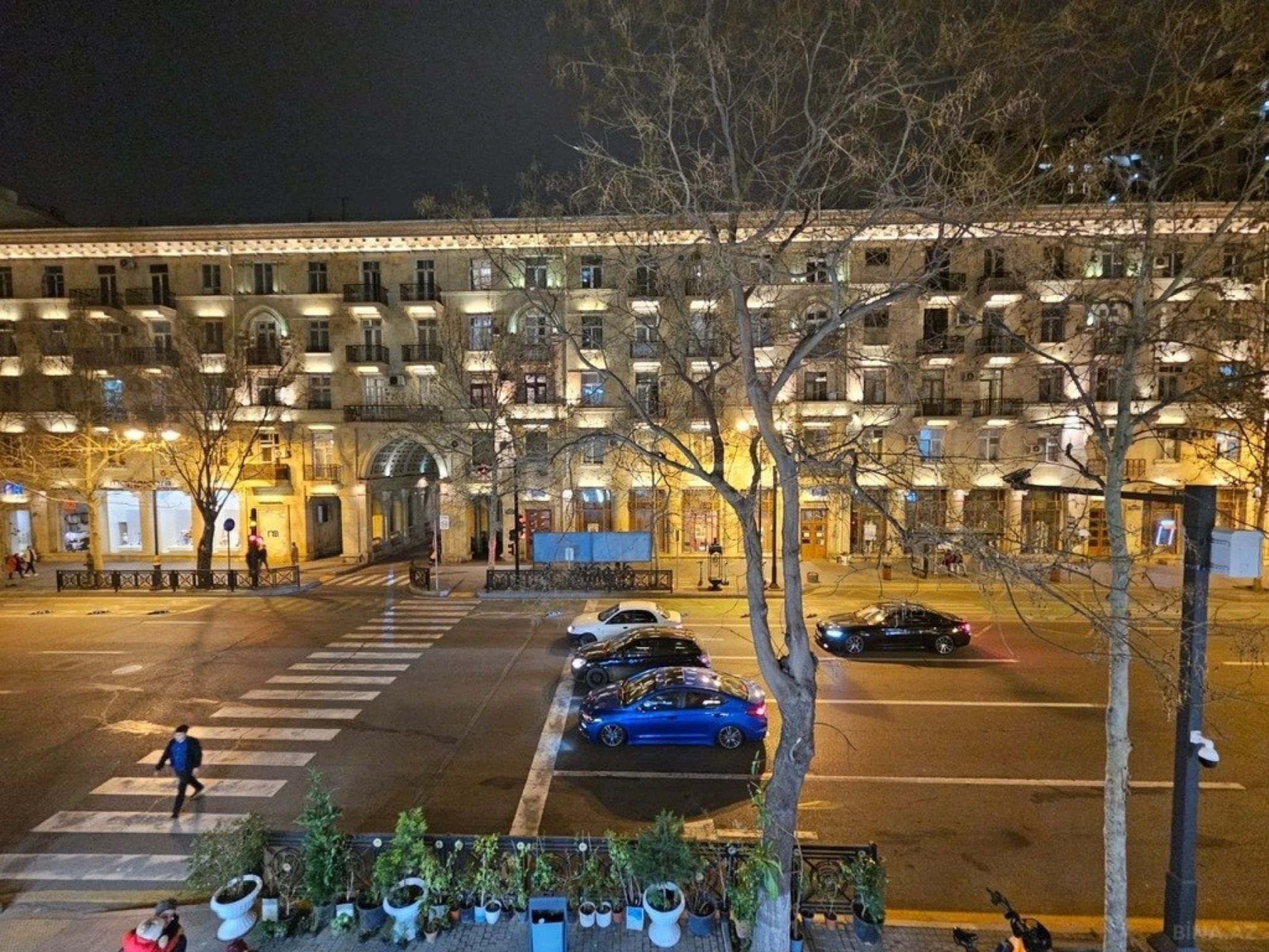 Satılır 4 otaqlı mənzil 110 m²