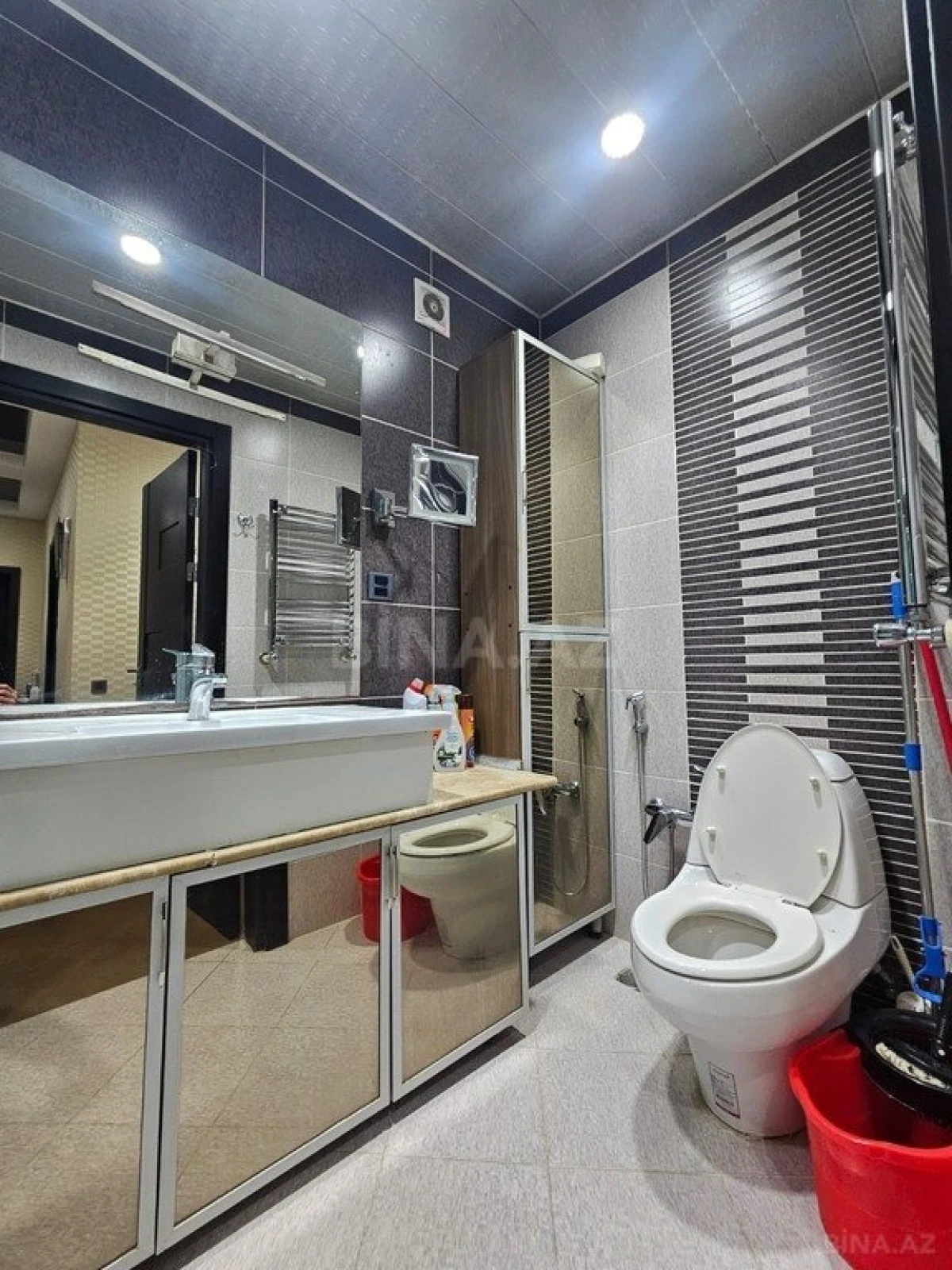 Satılır 4 otaqlı mənzil 110 m²