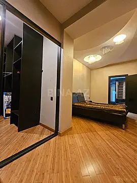 Satılır 4 otaqlı mənzil 110 m²