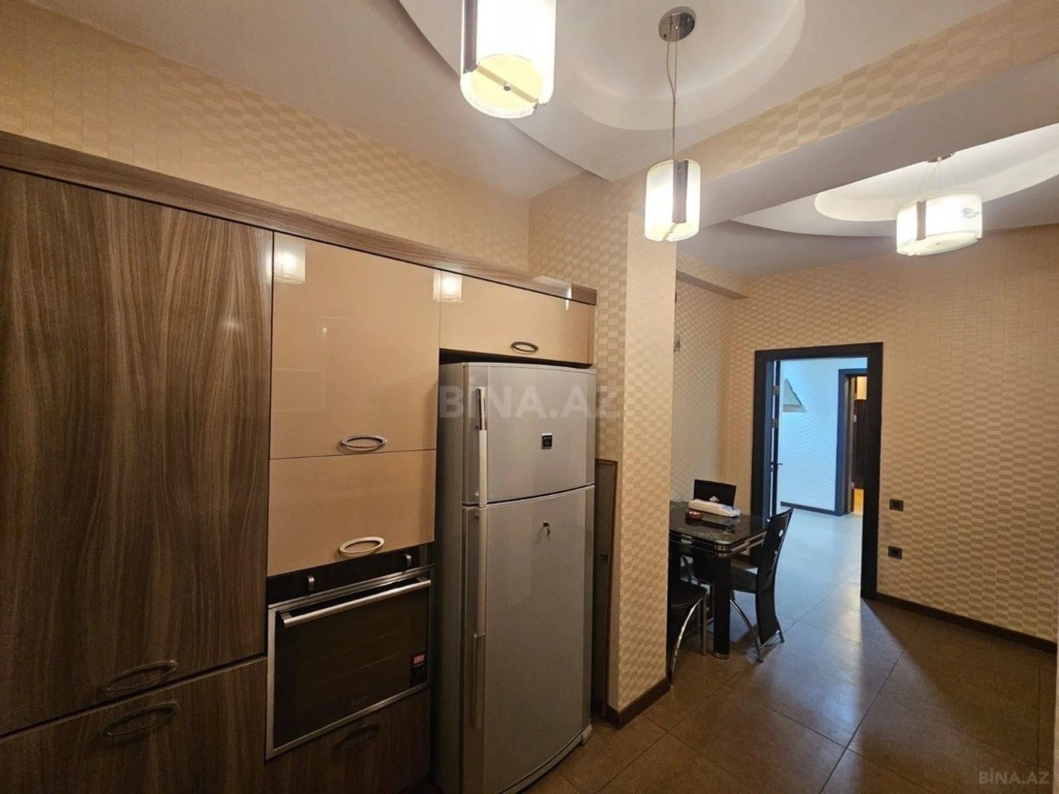 Satılır 4 otaqlı mənzil 110 m²