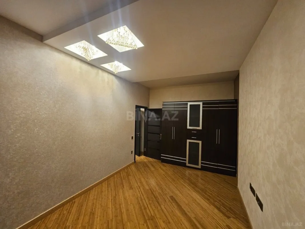 Satılır 4 otaqlı mənzil 110 m²