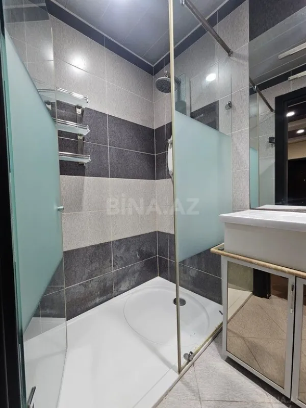 Satılır 4 otaqlı mənzil 110 m²