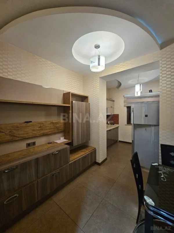 Satılır 4 otaqlı mənzil 110 m²